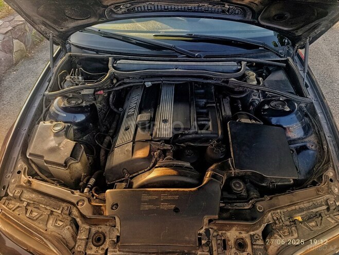 BMW 320 2004, 290,000 km - 2.2 l - Bakı
