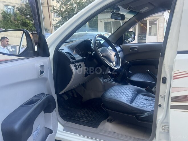Mitsubishi L200 2011, 324,000 km - 2.5 l - Bakı