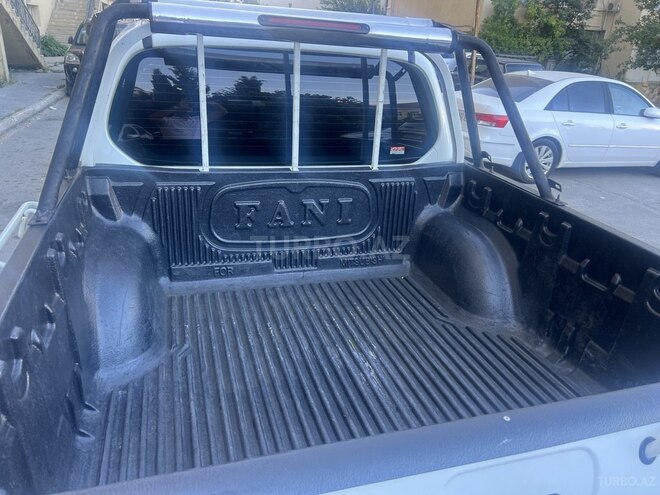 Mitsubishi L200 2011, 324,000 km - 2.5 l - Bakı