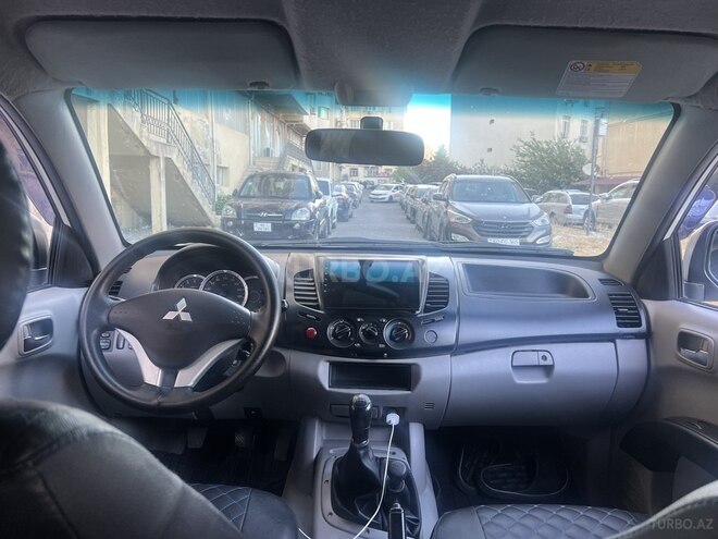Mitsubishi L200 2011, 324,000 km - 2.5 l - Bakı