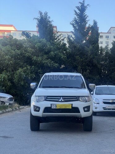 Mitsubishi L200 2011, 324,000 km - 2.5 l - Bakı