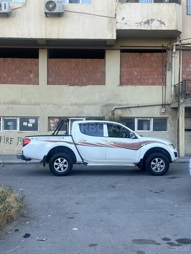 Mitsubishi L200 2011, 324,000 km - 2.5 l - Bakı