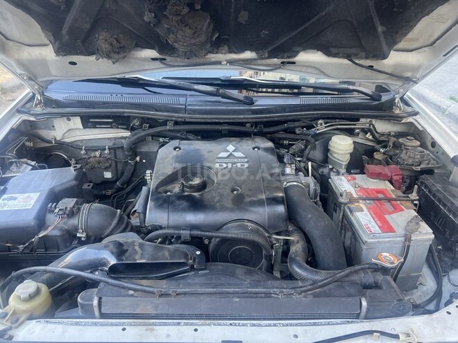 Mitsubishi L200 2011, 324,000 km - 2.5 l - Bakı