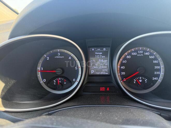 Hyundai Santa Fe-12