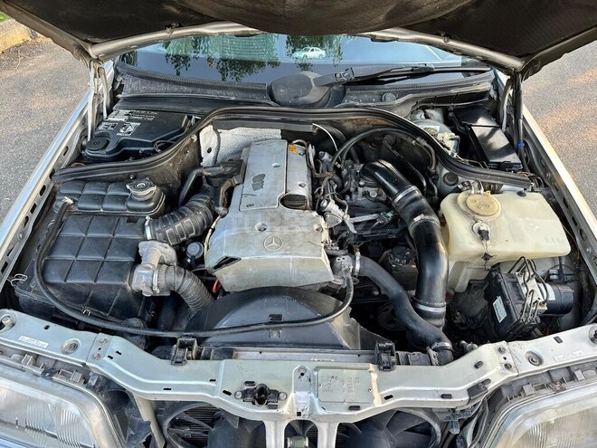 Mercedes C 230 1999, 367,000 km - 2.3 l - Quba