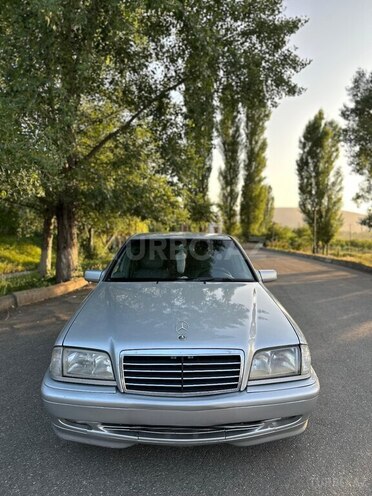 Mercedes C 230 1999, 367,000 km - 2.3 l - Quba