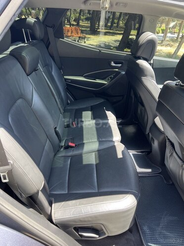 Hyundai Santa Fe-6