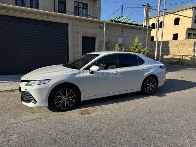 Toyota Camry 2022, 33,311 km - 2.5 l - Bakı