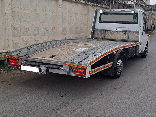 Ford Transit-17