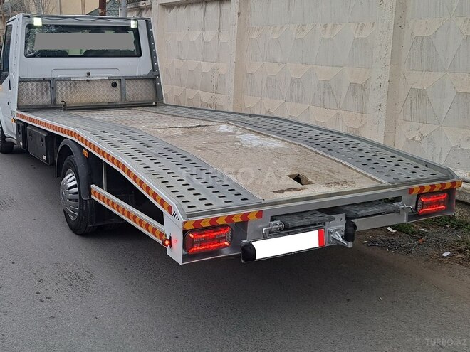 Ford Transit-21