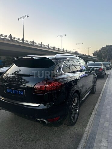 Porsche Cayenne Turbo S-4