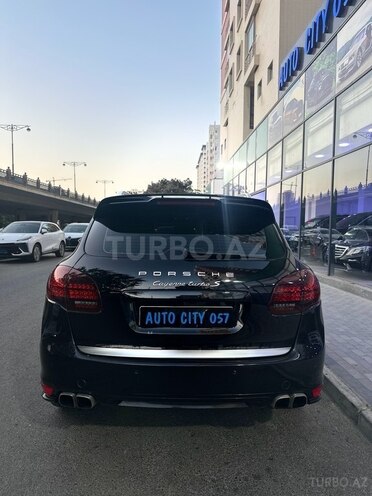 Porsche Cayenne Turbo S-5