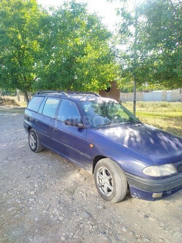 Opel Astra 1996, 479,669 km - 1.6 l - Qusar