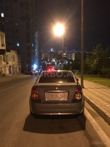 Chevrolet Aveo-10