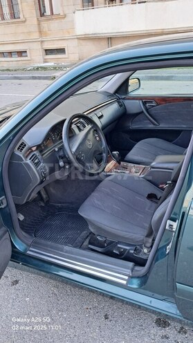 Mercedes E 200 2000, 420,700 km - 2.0 l - Bakı