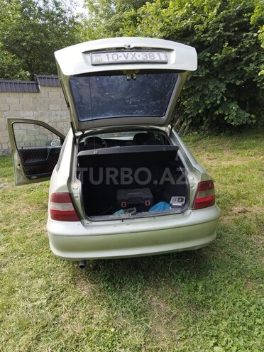 Opel Vectra 1996, 342,000 km - 2.0 l - Qəbələ