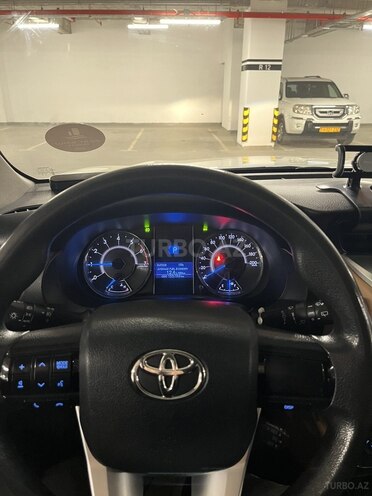 Toyota Fortuner-7