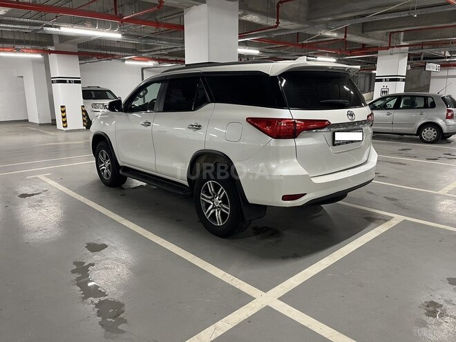 Toyota Fortuner-5