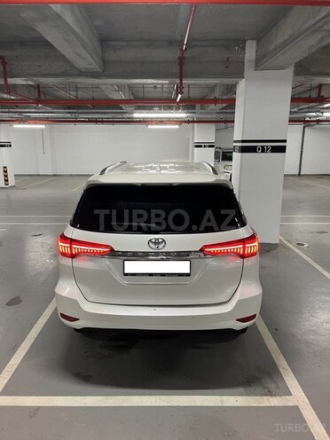 Toyota Fortuner-4
