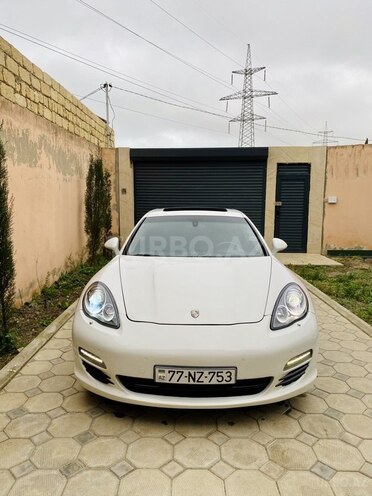 Porsche Panamera 4-1