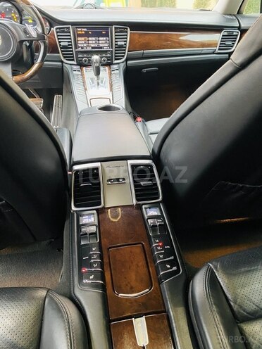 Porsche Panamera 4-15