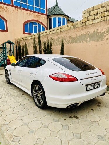 Porsche Panamera 4-4