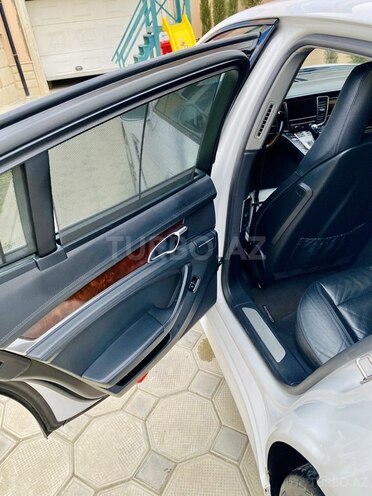 Porsche Panamera 4-16