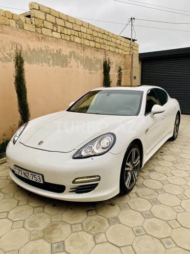Porsche Panamera 4-2