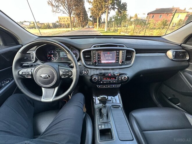 Kia Sorento-12