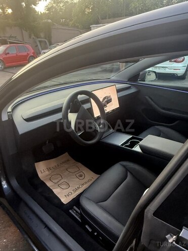 Tesla Model 3-9