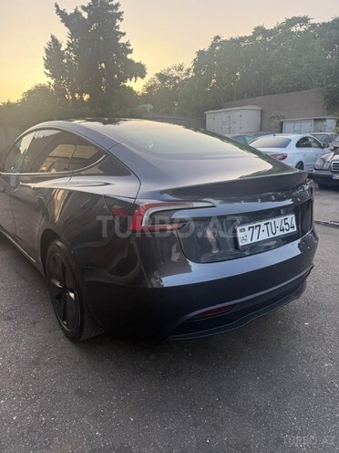 Tesla Model 3-7