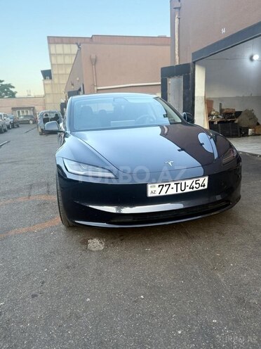 Tesla Model 3-2