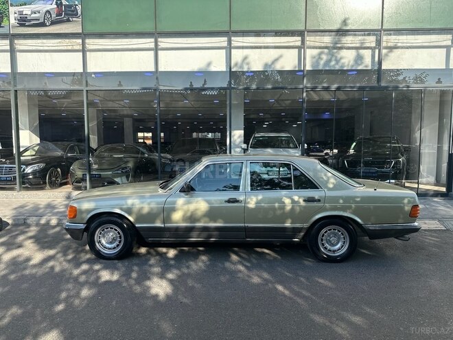 Mercedes 380 SE-3