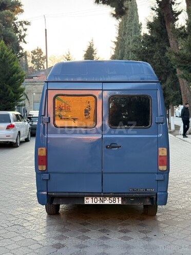 Mercedes 208 D 1993, 400,000 km - 2.3 л - Qazax