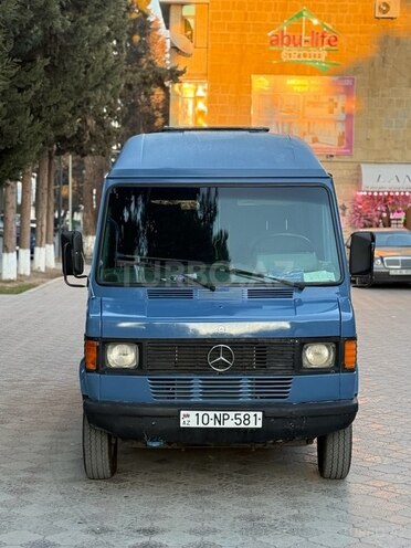 Mercedes 208 D 1993, 400,000 km - 2.3 л - Qazax