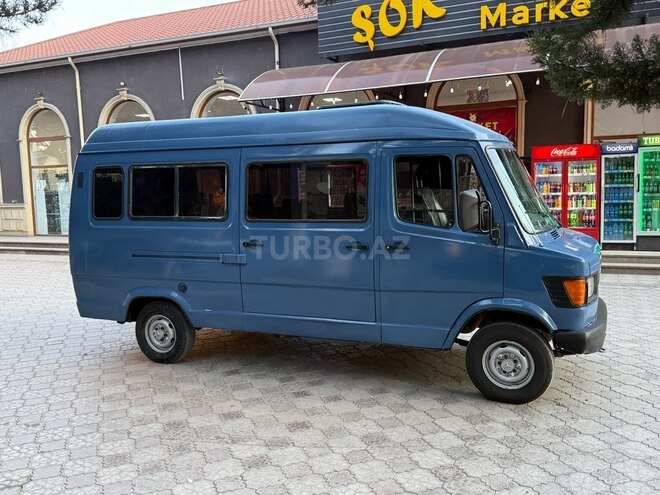 Mercedes 208 D 1993, 400,000 km - 2.3 л - Qazax