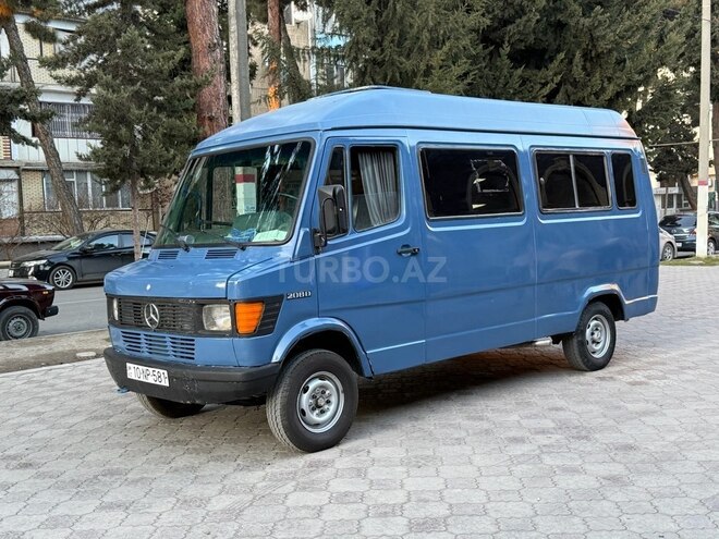 Mercedes 208 D 1993, 400,000 km - 2.3 л - Qazax