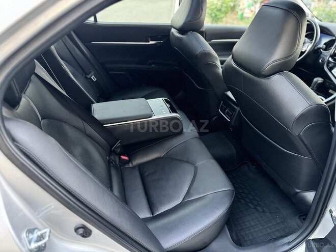 Toyota Camry-9