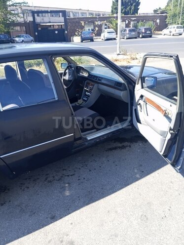 Mercedes E 230 1995, 440,000 km - 2.3 l - Bakı