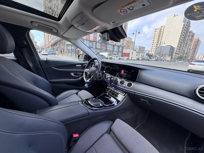 Mercedes E 300 de-5