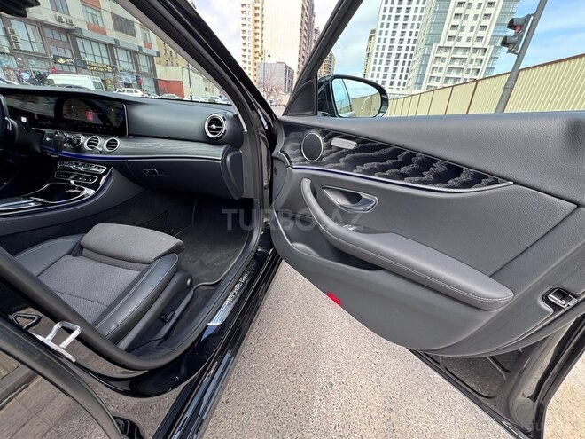 Mercedes E 300 de-8