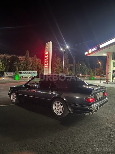 Mercedes E 220 1994, 77,665 km - 2.2 l - Gəncə