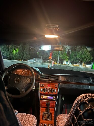 Mercedes E 220 1994, 77,665 km - 2.2 l - Gəncə
