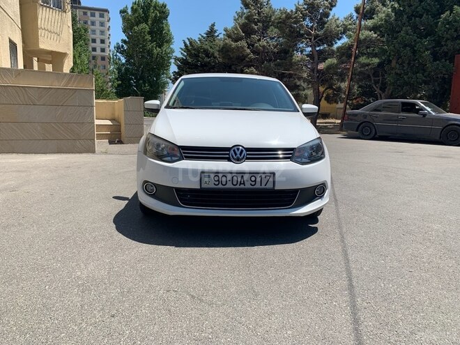 Volkswagen Polo 2013, 72,000 km - 1.6 l - Bakı
