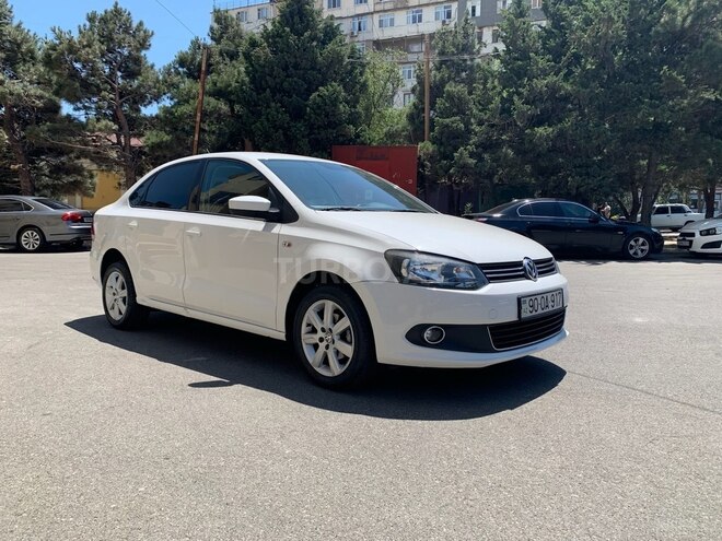 Volkswagen Polo 2013, 72,000 km - 1.6 l - Bakı