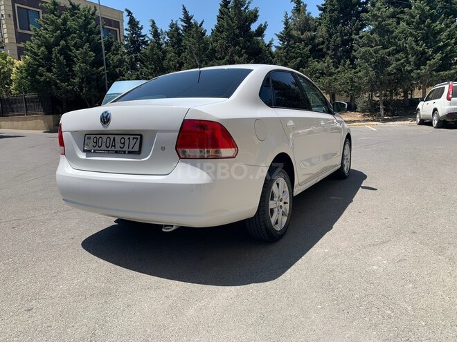 Volkswagen Polo 2013, 72,000 km - 1.6 l - Bakı
