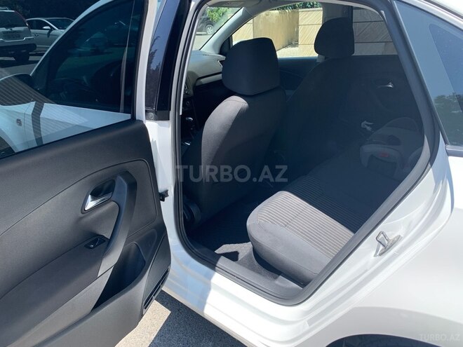 Volkswagen Polo 2013, 72,000 km - 1.6 l - Bakı
