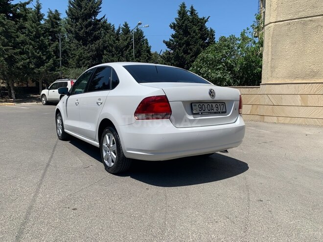 Volkswagen Polo 2013, 72,000 km - 1.6 l - Bakı