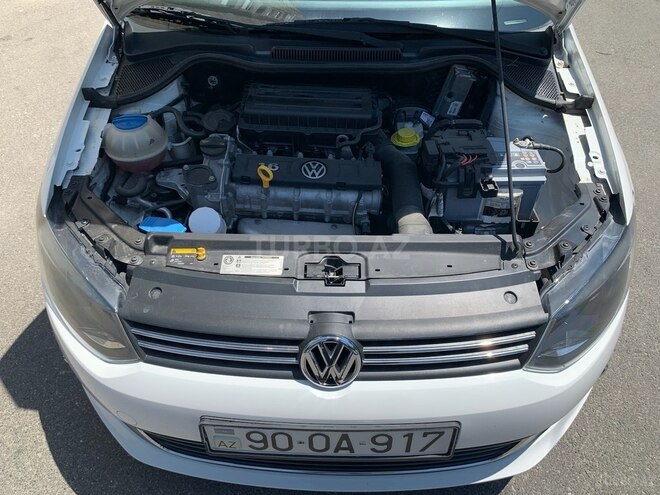 Volkswagen Polo 2013, 72,000 km - 1.6 l - Bakı