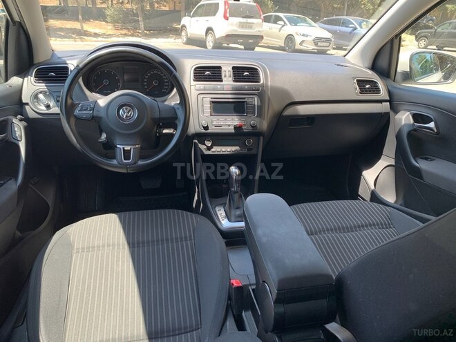Volkswagen Polo 2013, 72,000 km - 1.6 l - Bakı